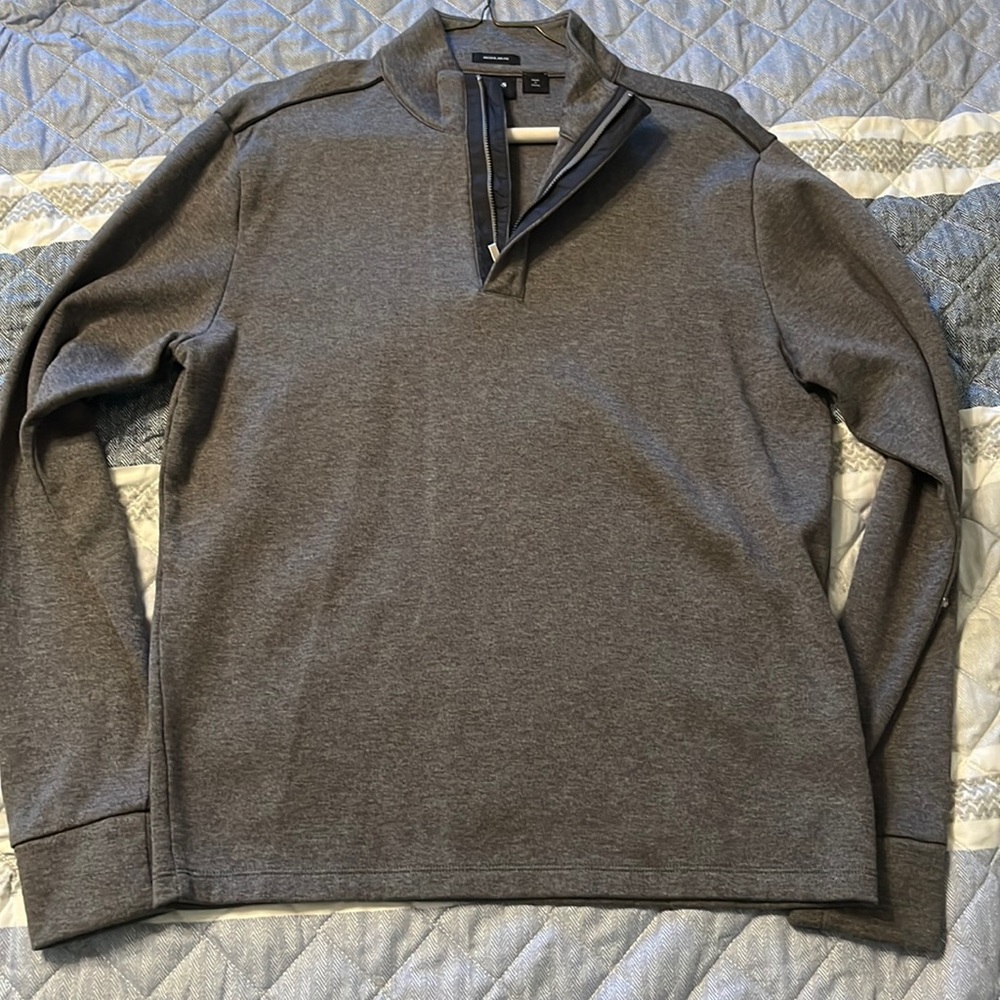 Hugo boss zip up V-neck sweater only wore a couple times like new